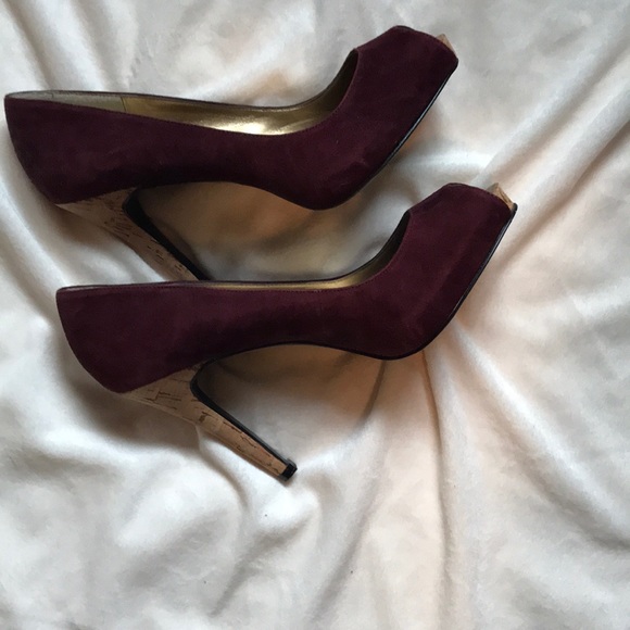 Guess suede platform peep toe heels - Picture 3 of 4
